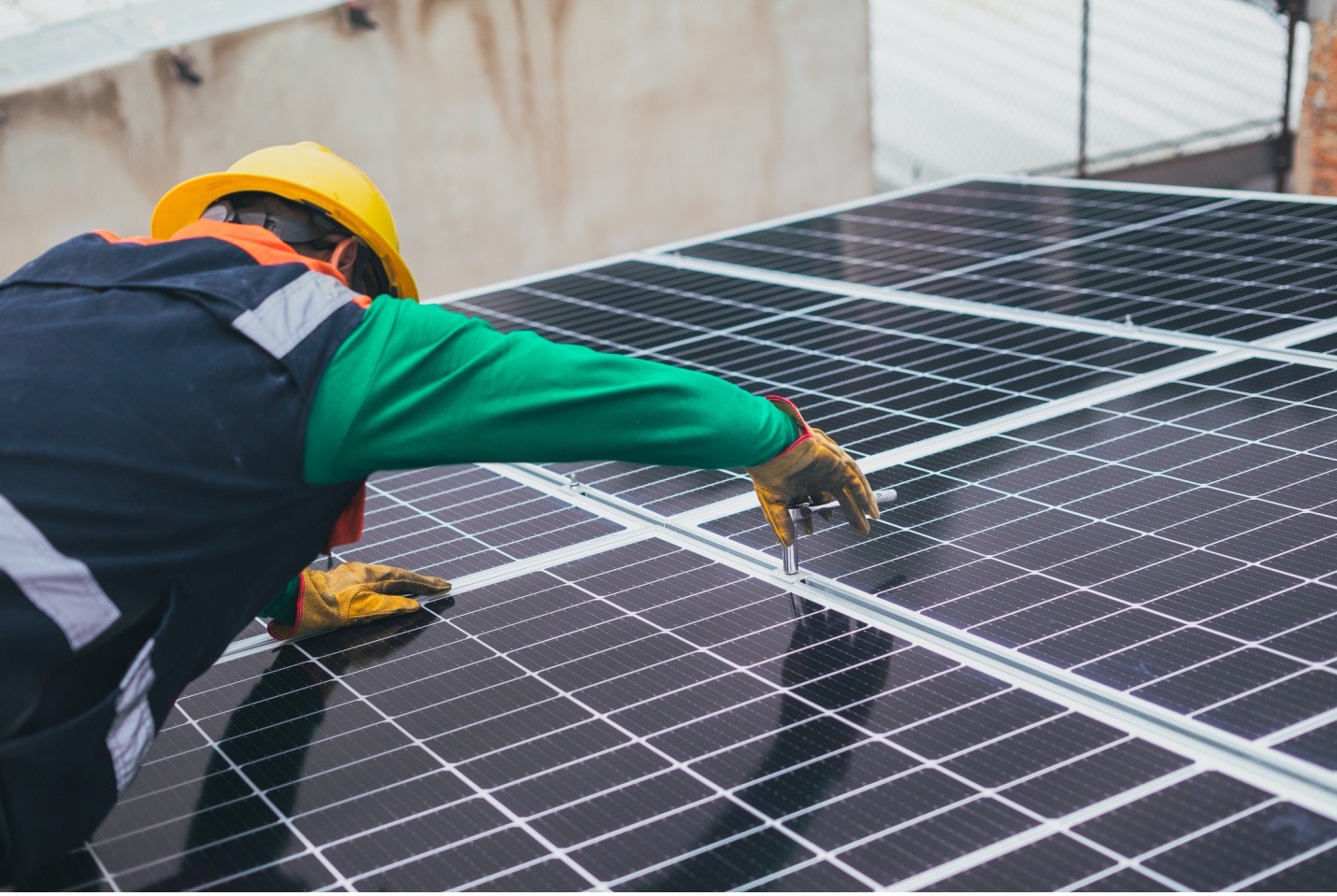 Factors To Consider When Choosing A Reputable Solar Panel Supplier In The UK Today